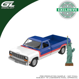 GREENLIGHT COLLECTIBLES 1981 Dodge Ram – America 250 Edition with Big Statue of Liberty Figurine (Hobby Exclusive)