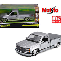 (Preorder) Maisto 1:24 1993 Chevrolet 454 SS Pickup Custom – Silver with Grey Two Tone – Maisto Design – Mijo Exclusives