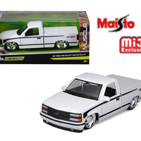 (Preorder) Maisto 1:24 1993 Chevrolet 454 SS Pickup Custom – White – Maisto Design – Mijo Exclusives