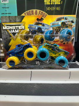 SPIN MASTER MONSTER JAM 2 PACK SERIES 33 -  Blue Thunder vs Bad News Travels fast