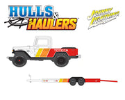 (Preorder) Johnny Lightning 1:64 Hulls & Haulers 1980 Toyota Land Cruiser w/Open Car Trailer – White