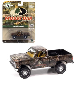 AUTO WORLD 1:64 1983 CHEVROLET SILVERADO PICKUP "MOSSY OAK" MODEL AWSP199-5E