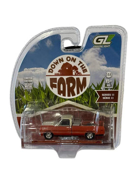 Greenlight Down on the Farm Series 11 - 1968 Chevrolet C-10 with Toolbox 1/64